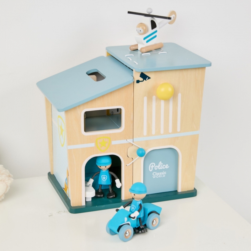 CLASSIC WORLD Posterunek Policji Drewniany Samochód Helikopter FIgurki 12el.
